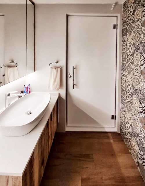 Scandinavian Bathroom at The Minton