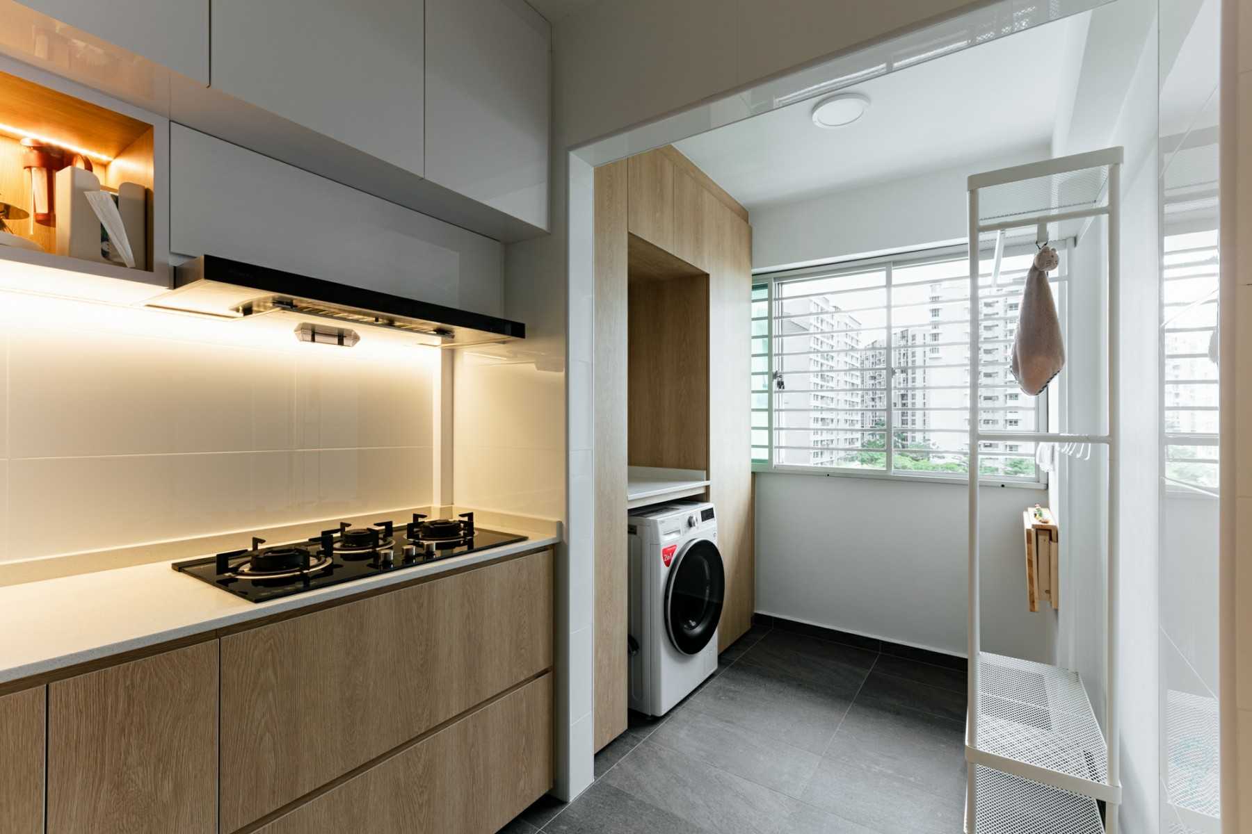 Scandinavian Kitchen with Countertop and Homogeneous Tiles