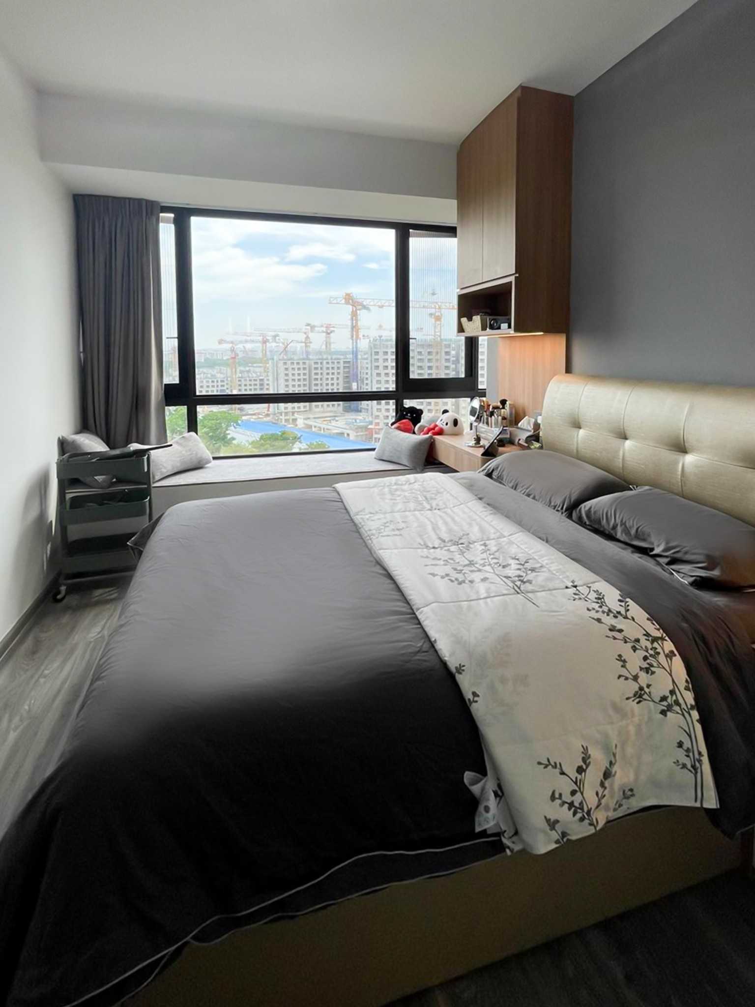 Scandinavian Bedroom with Window Seat and Window Grille
