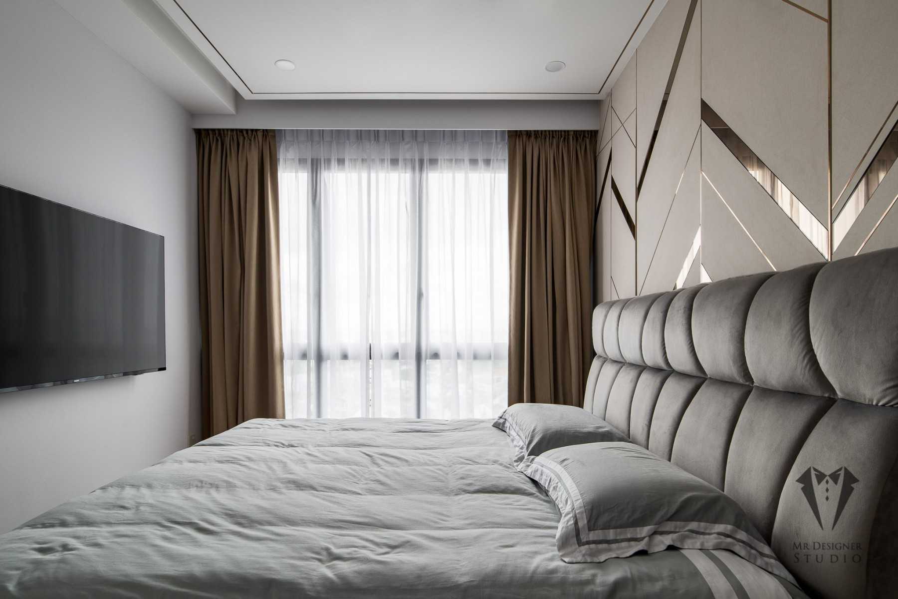 Modern Bedroom with Platform Bed and Homogeneous Tiles