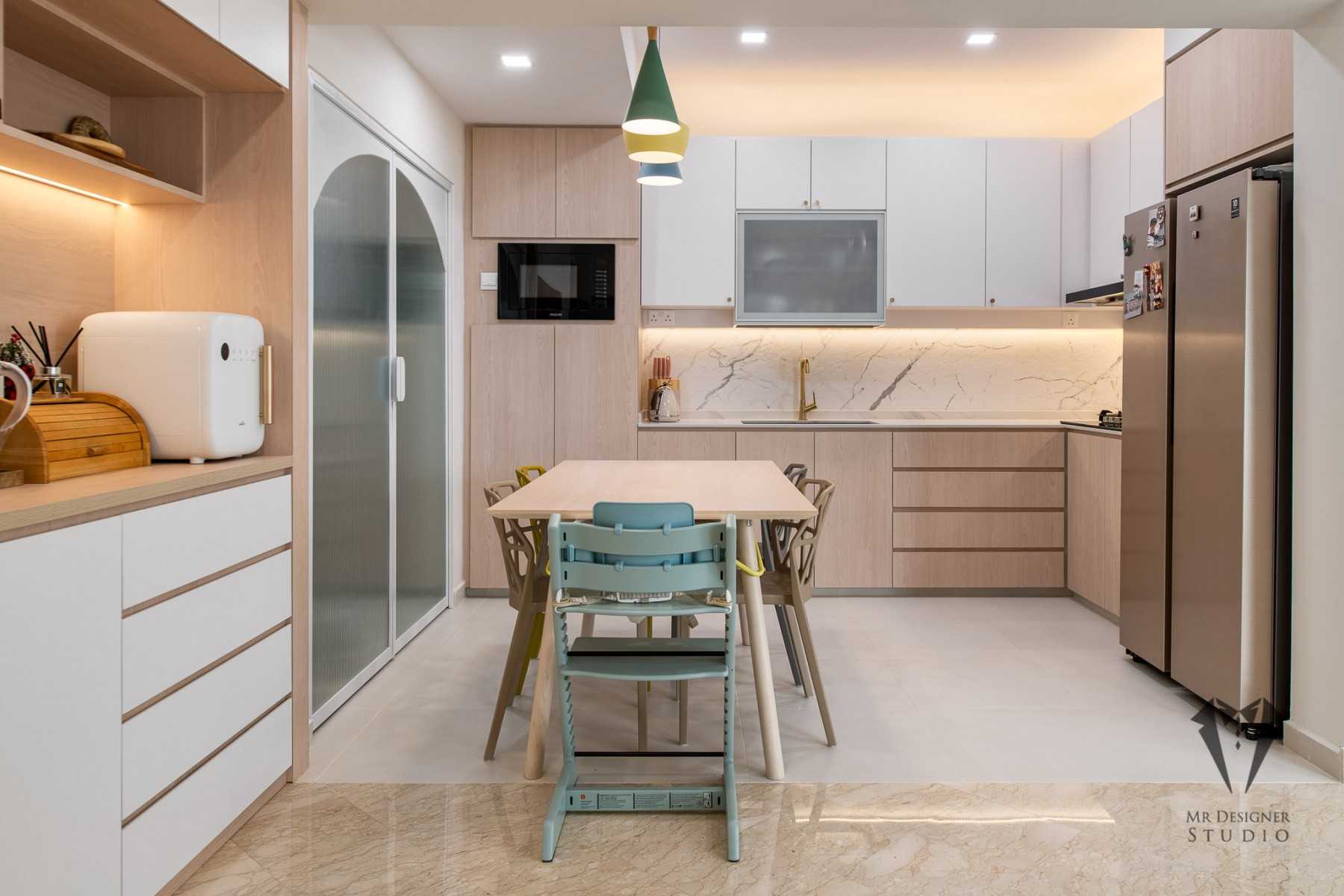 Modern Kitchen with Countertop and Kitchen Island
