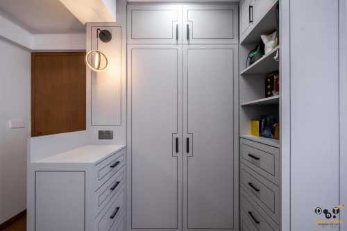 Contemporary Bedroom at Tampines Green Flora