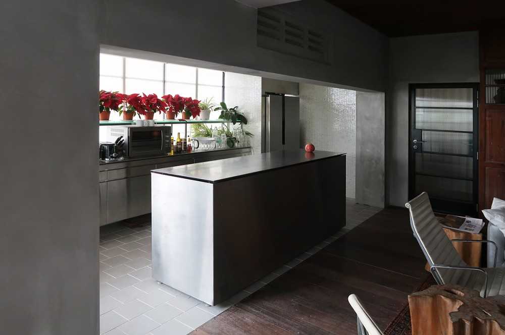 Block 81 #02.65A Tiong Poh Road, Singapore