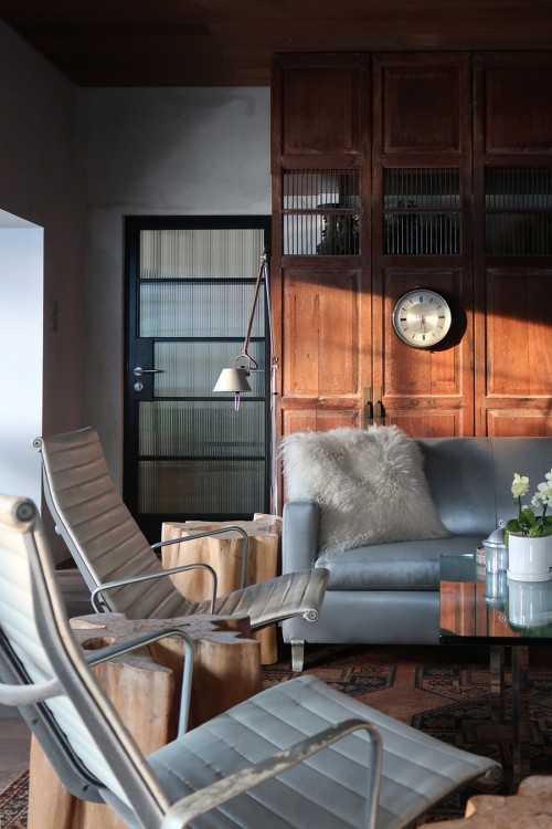 Modern Living Room at Block 81 #02.65A Tiong Poh Road, Singapore
