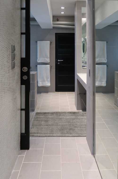 Modern Bathroom at Block 81 #02.65A Tiong Poh Road, Singapore