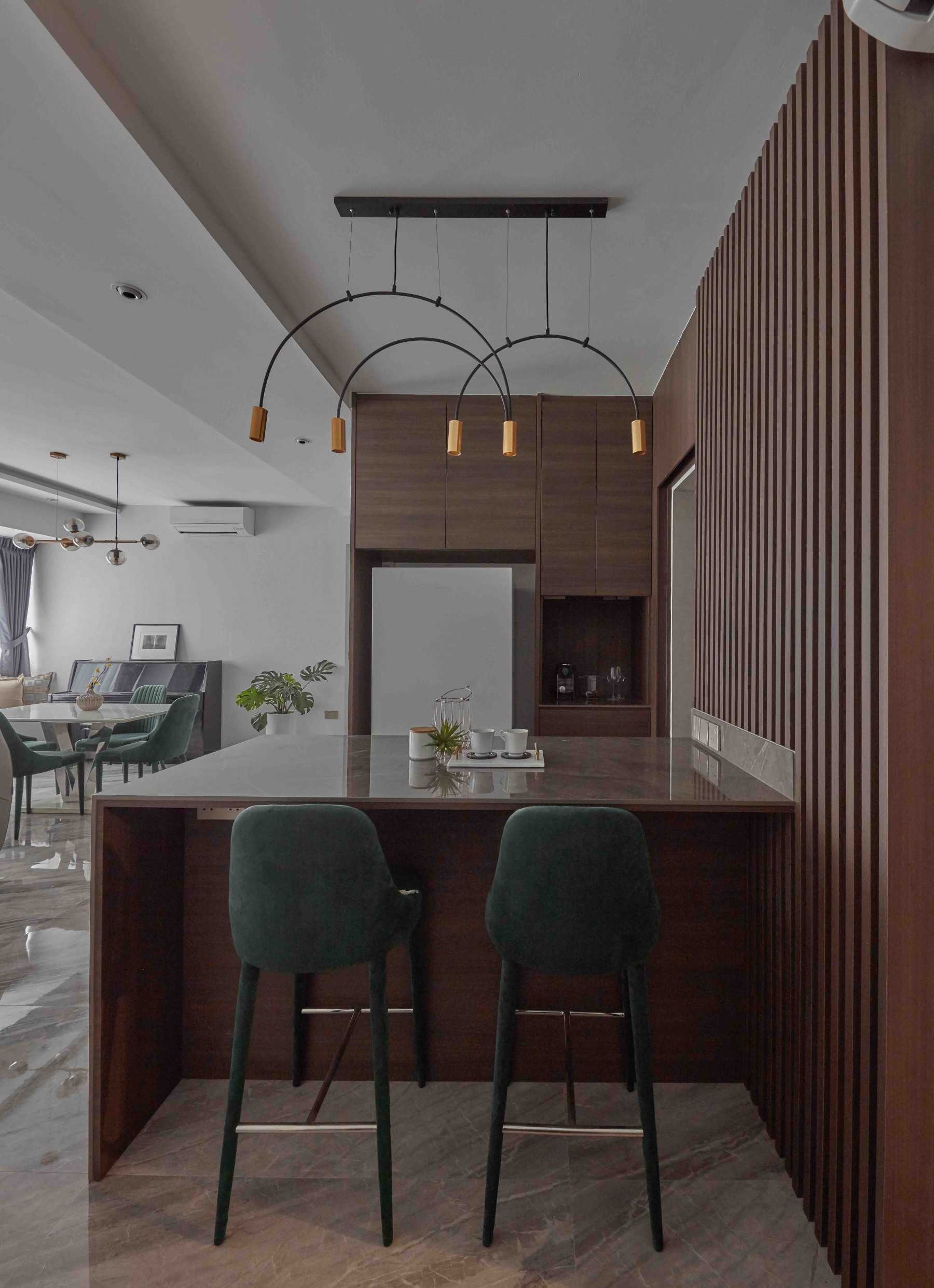 Modern Kitchen with Countertop and Feature Wall