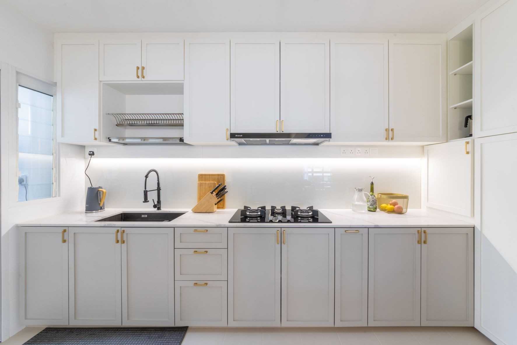 Contemporary Kitchen with Cupboard and Kitchen Backsplash