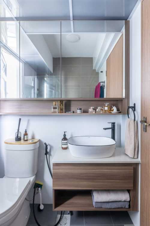 Contemporary Bathroom at 618B Tampines St 61