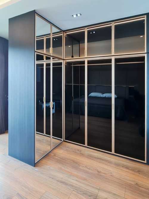 Scandinavian Walk-in Wardrobe at Seletar Hills Estate