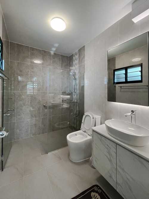 Modern Bathroom at Compassvale Green