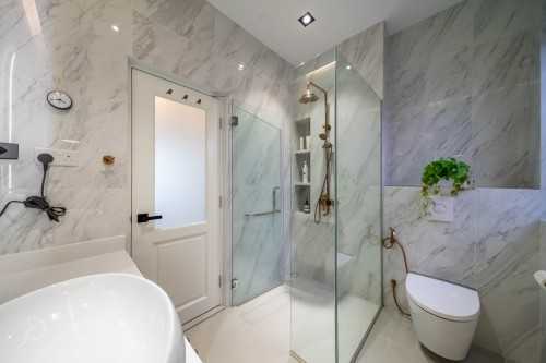 Modern Bathroom at Bartley | 20 Jln gotong royong