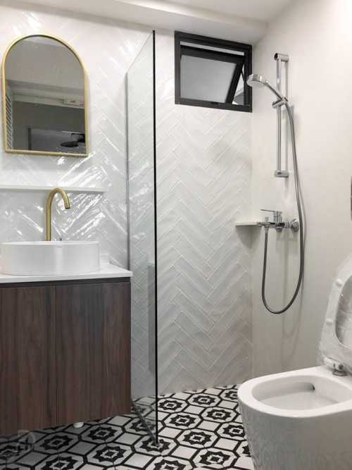 Transitional Bathroom at Queenstwon | skyville