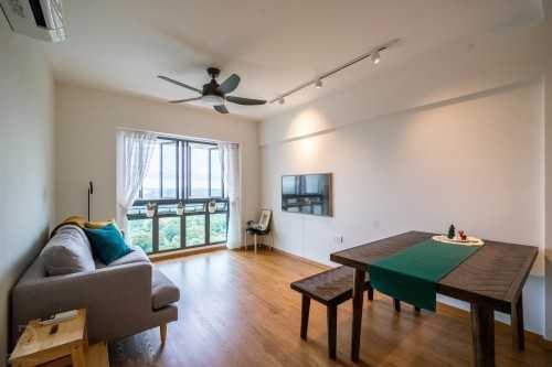 Transitional Living Room at Queenstwon | skyville