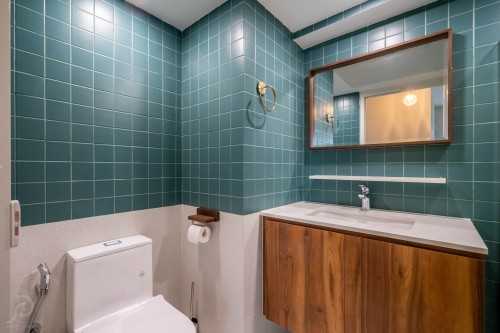 Transitional Bathroom at Queenstwon | skyville