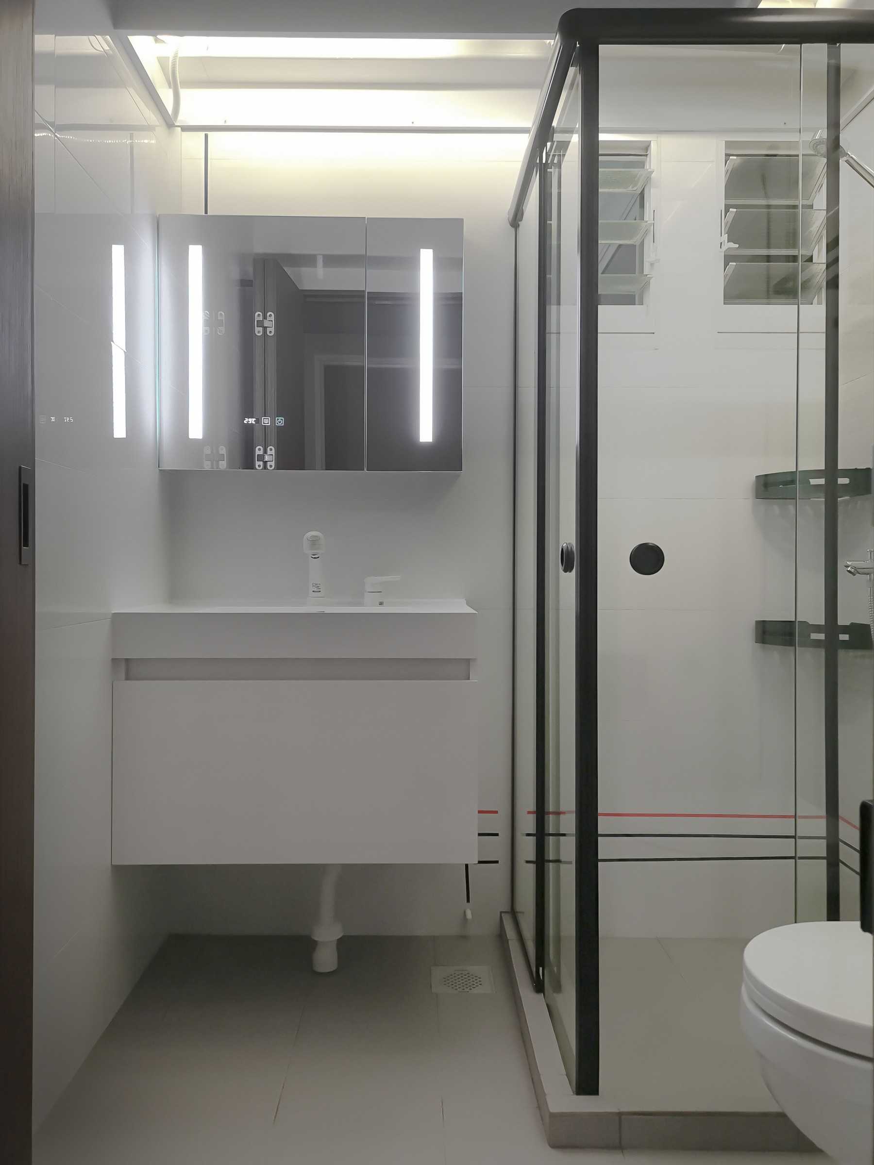 Scandinavian Bathroom with Mirror and Shower Screen