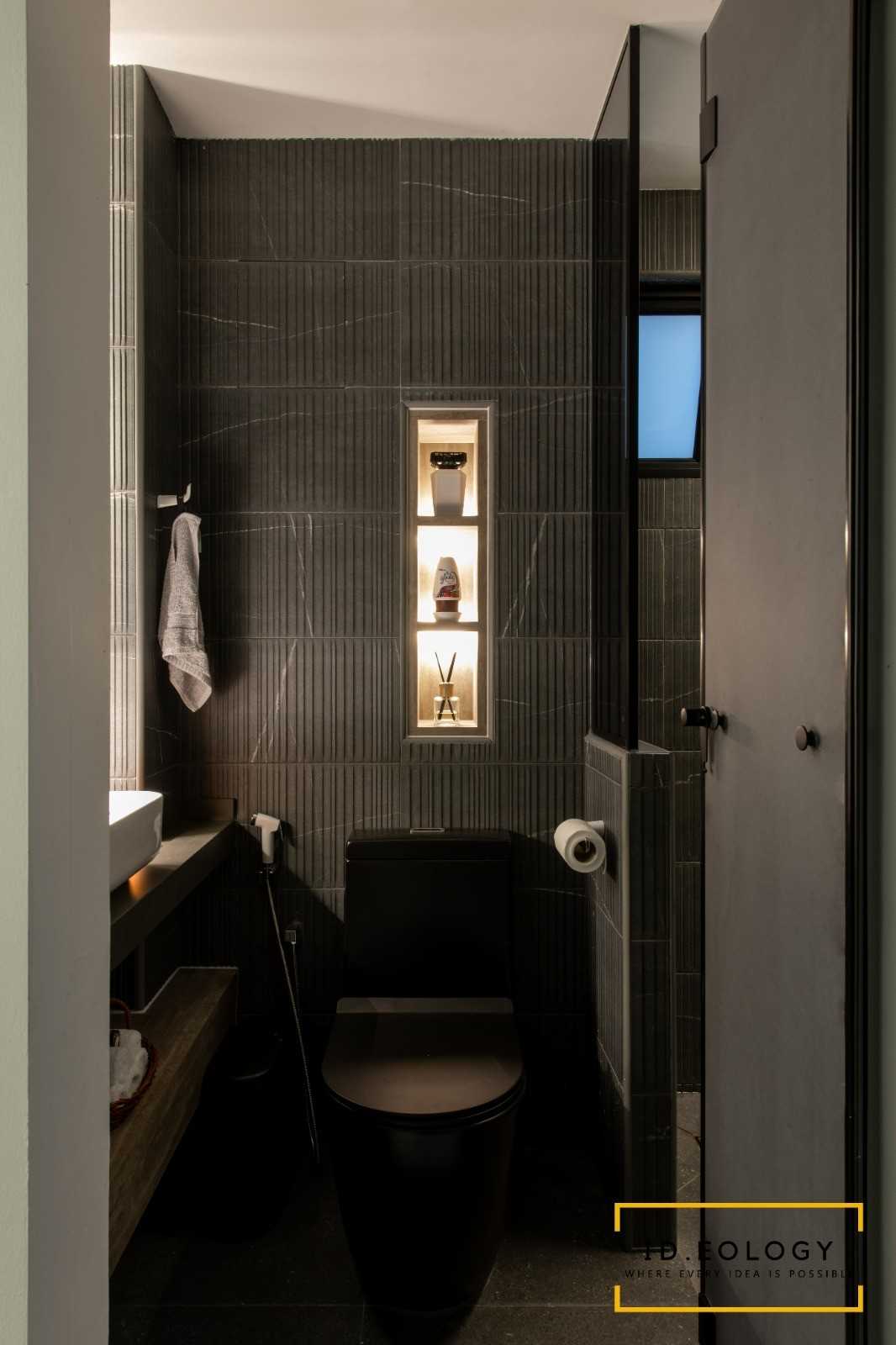 Contemporary Bathroom with Mirror and Shower Screen