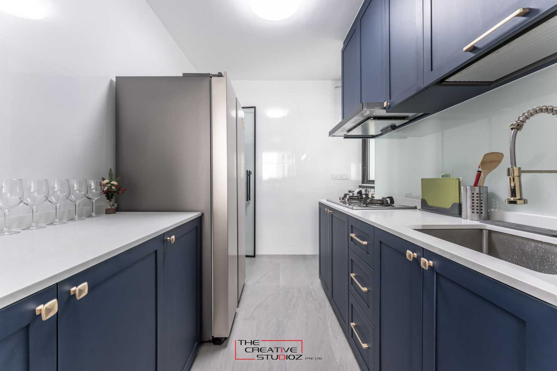 Scandinavian Kitchen with Countertop and Kitchen Backsplash