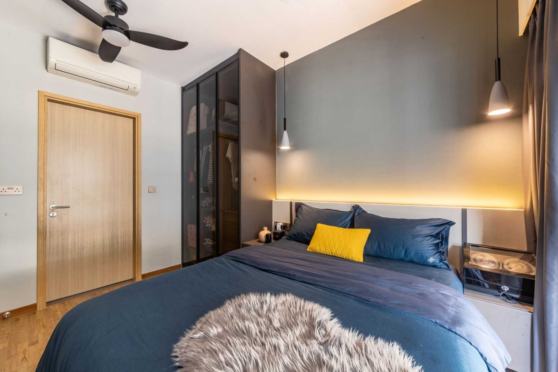 Modern Bedroom with Wardrobe and Ceiling Fan