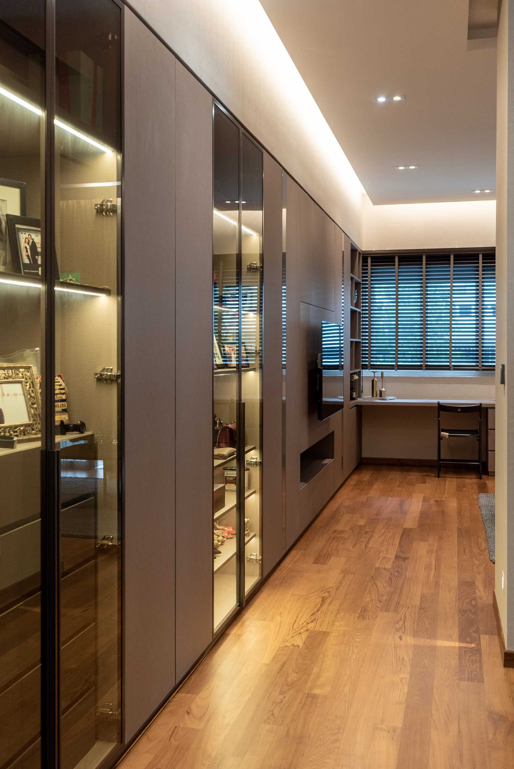 Contemporary Walk-in Wardrobe with Glass Door and Display Cabinets