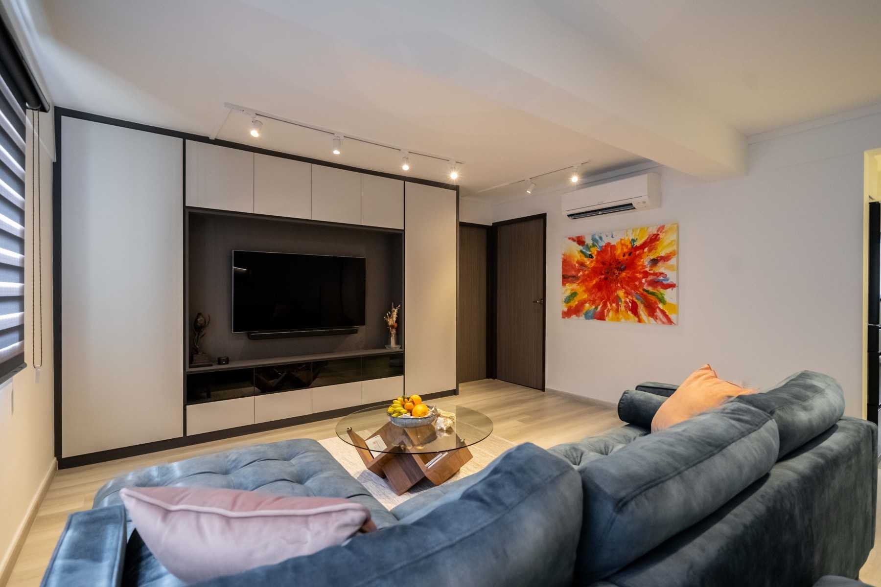 Modern Bedroom with Homogeneous Tiles and Wood Flooring