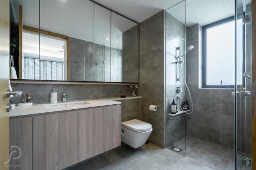 Modern Bathroom at Jurong | Twin Vew