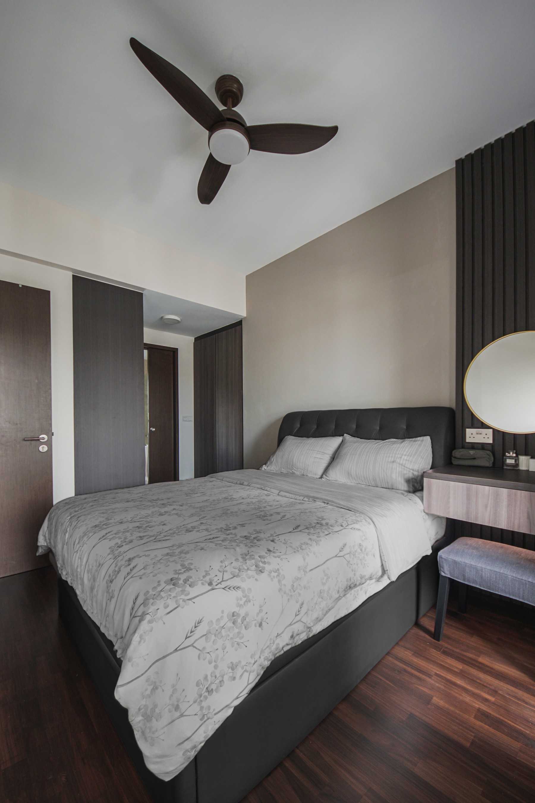Modern Bedroom with Bedroom Dresser and Sideboard
