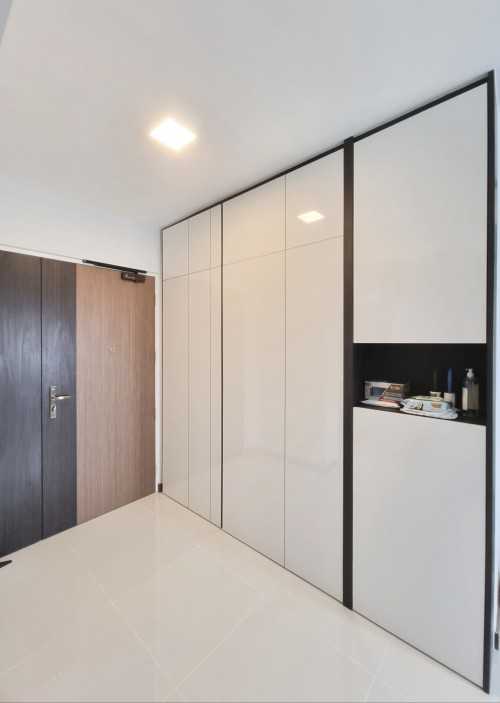Scandinavian Foyer at Fernvale Acres