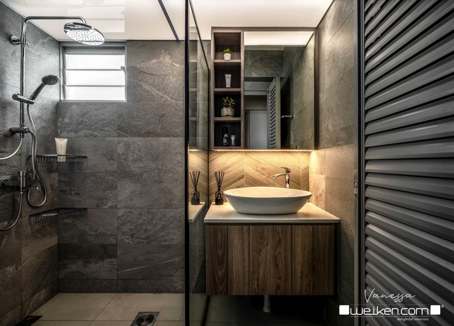 Contemporary Bathroom with Countertop and Bathroom Sinks