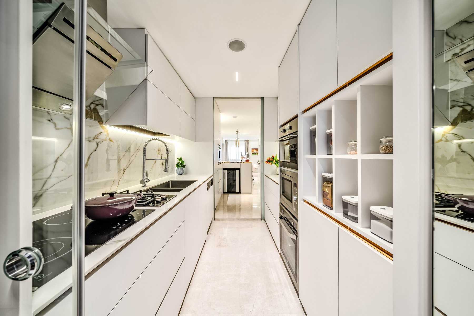 Modern Kitchen with Cupboard and Open Kitchen
