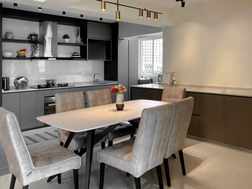 Modern Dining Room at Northshore StraitsView