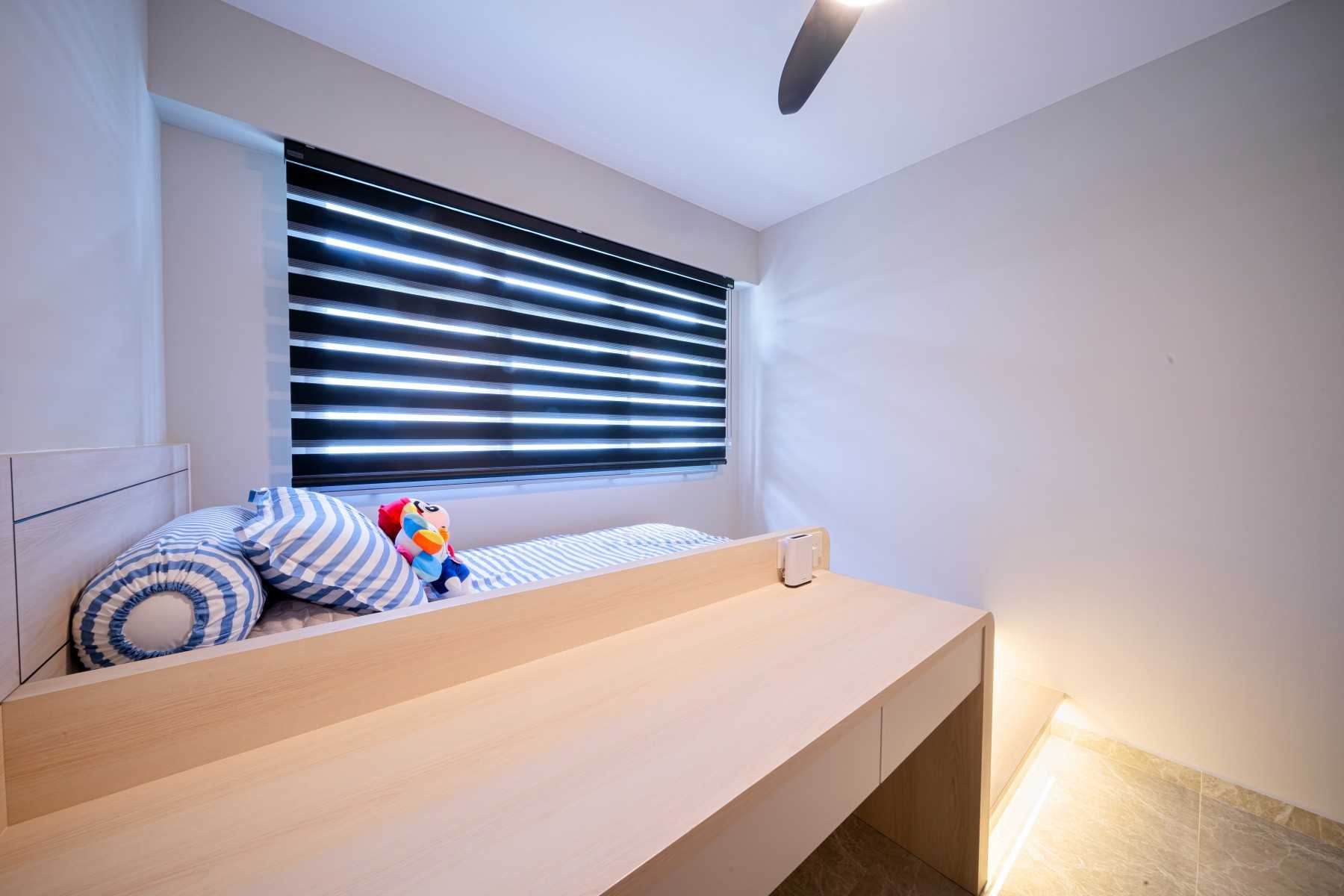 Contemporary Bedroom with Single Bed and Flooring