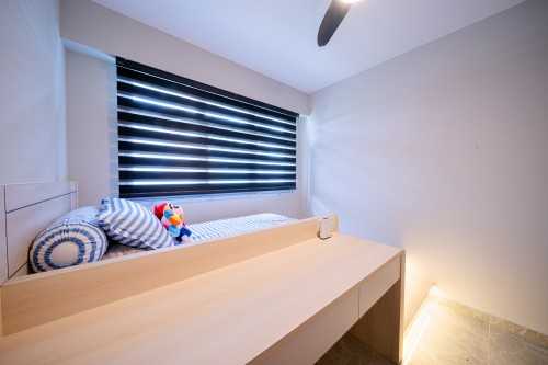 Contemporary Bedroom at 624 Tampines