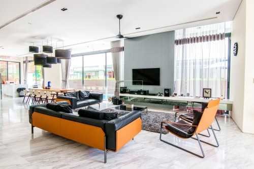 Modern Living Room at Jalan Limau Bali