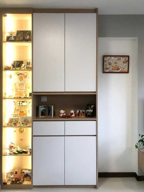 Scandinavian Foyer at Pine Vista