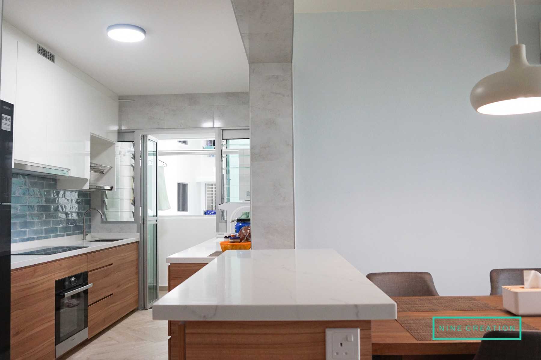 Contemporary Kitchen with Countertop and Homogeneous Tiles