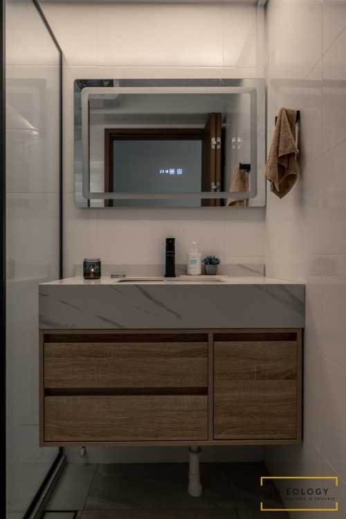 Minimalist Bathroom at 402 Fernvale