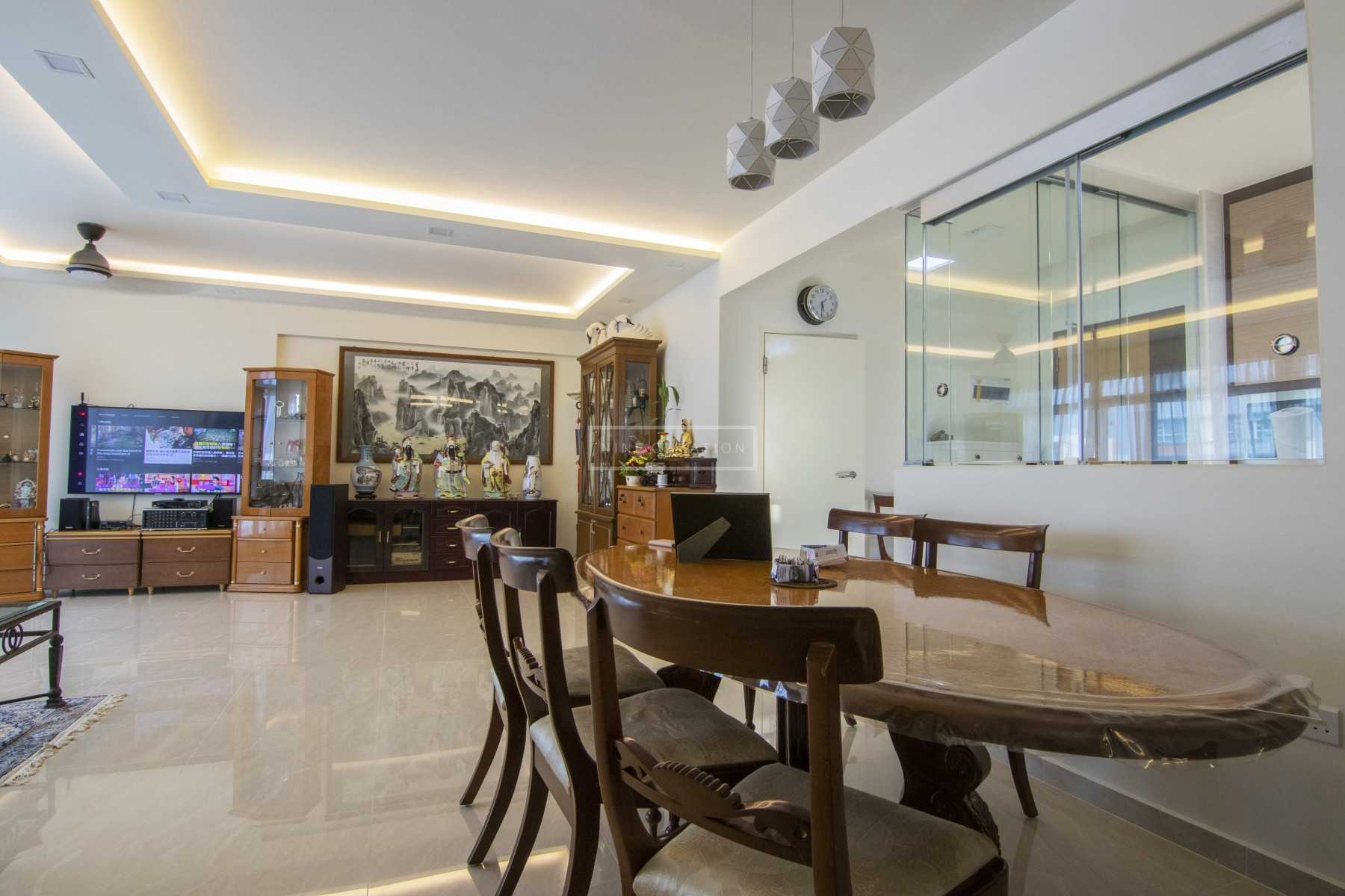 Minimalist Dining Room with Cove Lighting and Dining Table