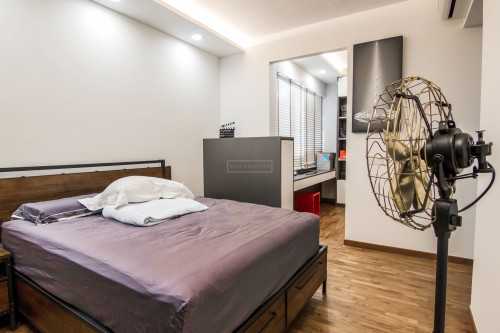 Contemporary Bedroom at 85 Pasir Ris Heights - Vue 8 Residence