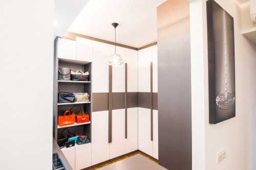 Contemporary Bedroom at 85 Pasir Ris Heights - Vue 8 Residence
