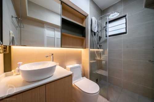 Modern Bathroom at Sengkang | Compassvale St