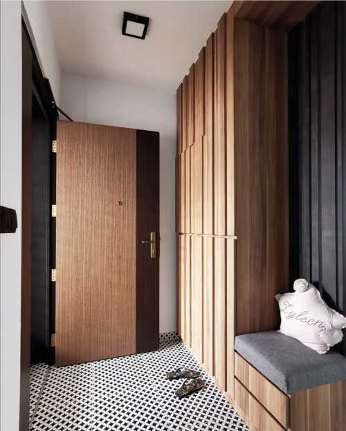 Transitional Foyer at BTO at BoonLay