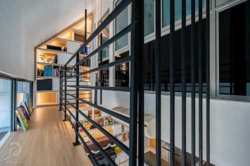 Contemporary Living Room at Bukit Timah  | The Creek