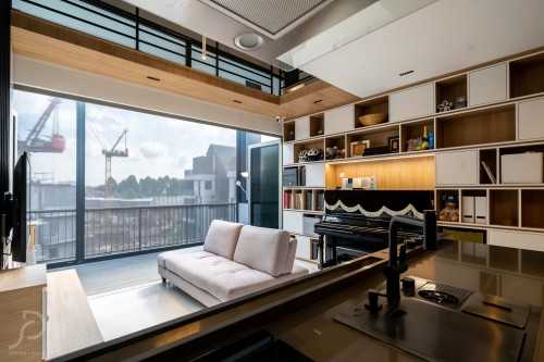 Contemporary Living Room at Bukit Timah  | The Creek