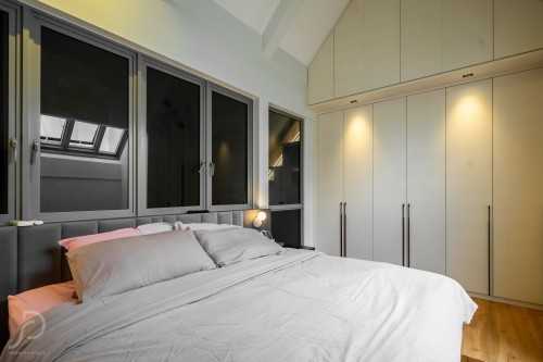 Contemporary Bedroom at Bukit Timah  | The Creek