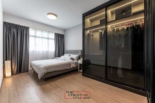 Modern Bedroom at 476B Yishun St44
