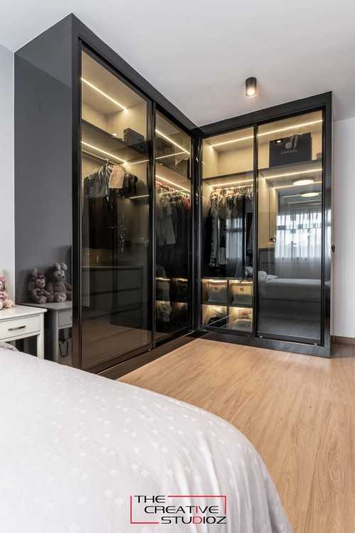 Modern Bedroom at 476B Yishun St44