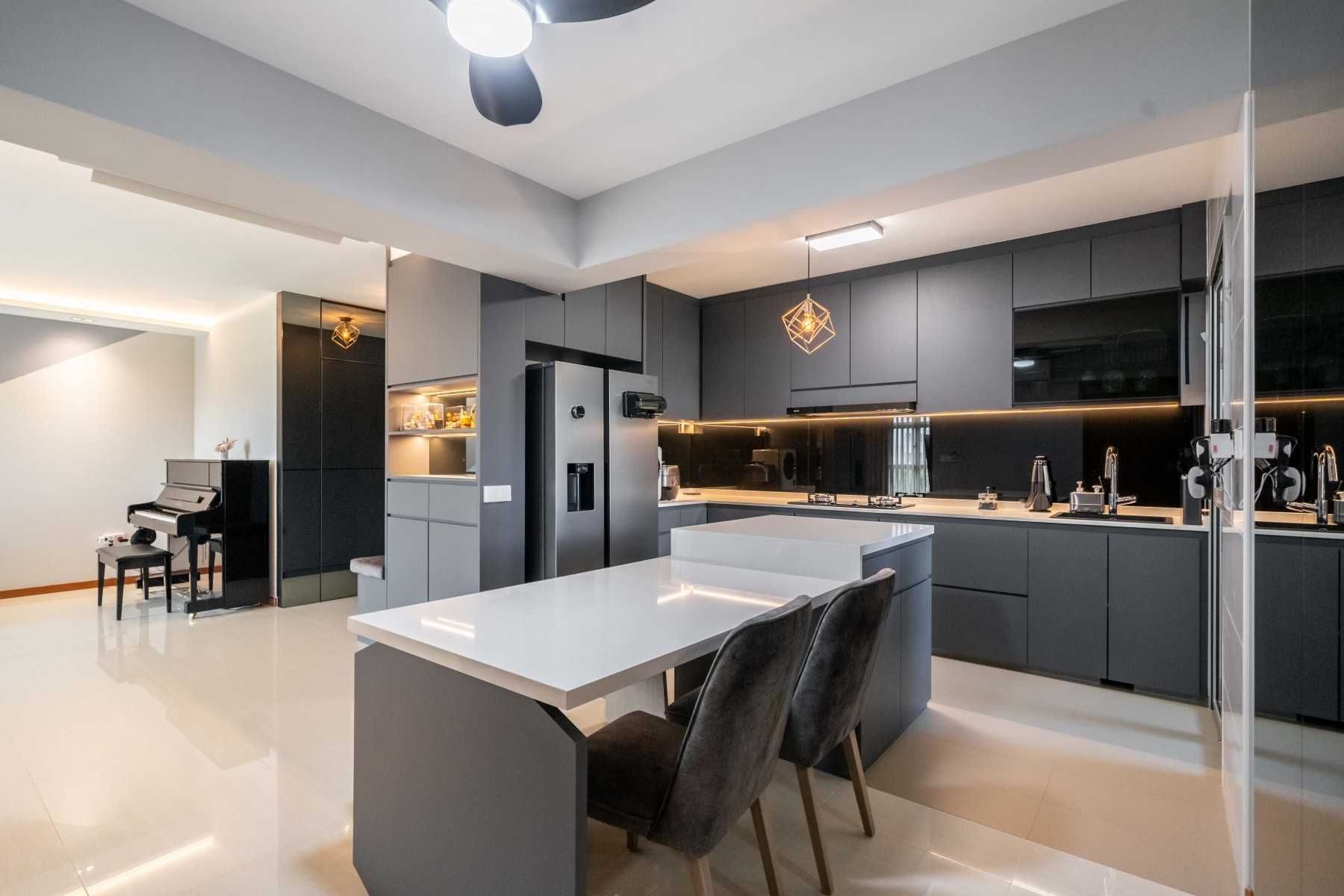 Modern Kitchen with Kitchen Window and Kitchen Island