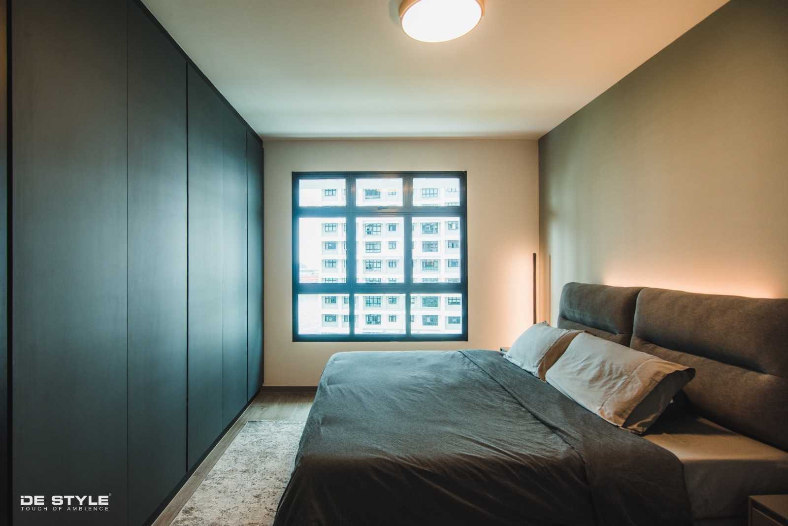 Contemporary Bedroom with Vinyl Flooring and Wardrobe