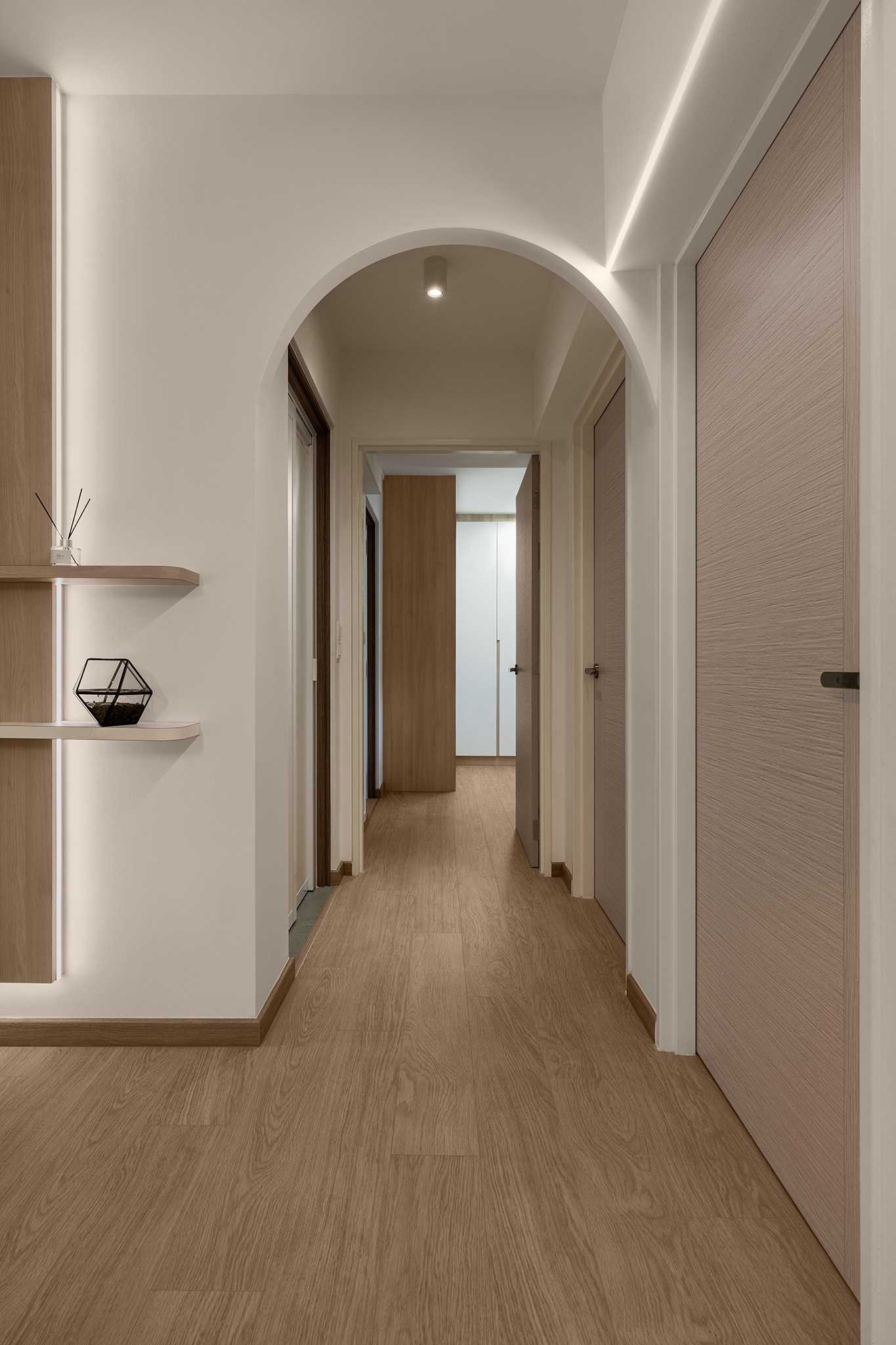Scandinavian Hallway with Vinyl Flooring and Ceiling Light
