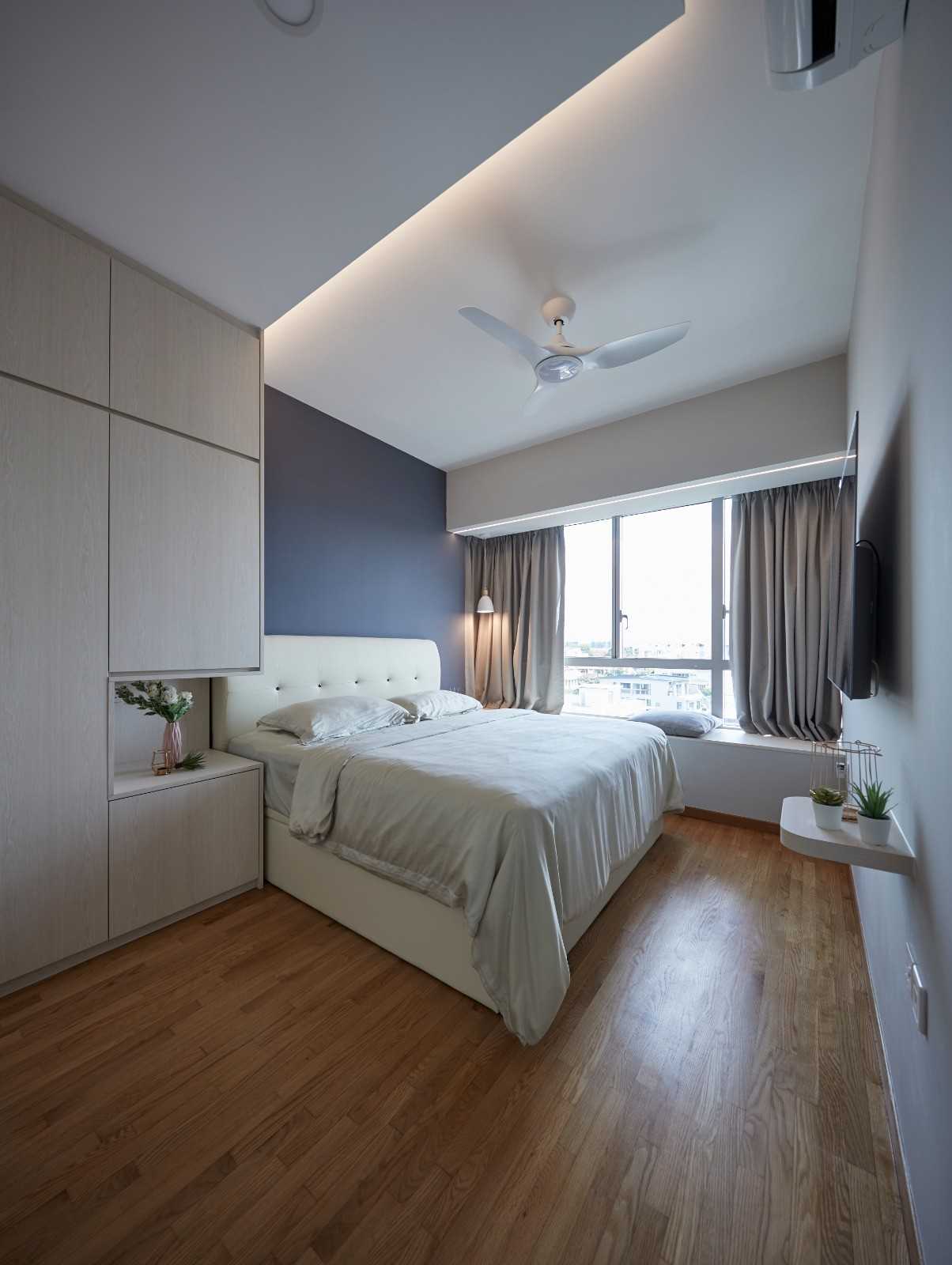 Contemporary Bedroom with Wardrobe and Queen Bed